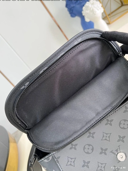 First bag ru Messenger Pulse Louis Vuitton 0822